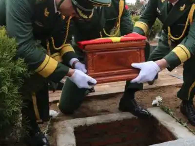 【太原墓地】骨灰盒下葬应该注意什么？